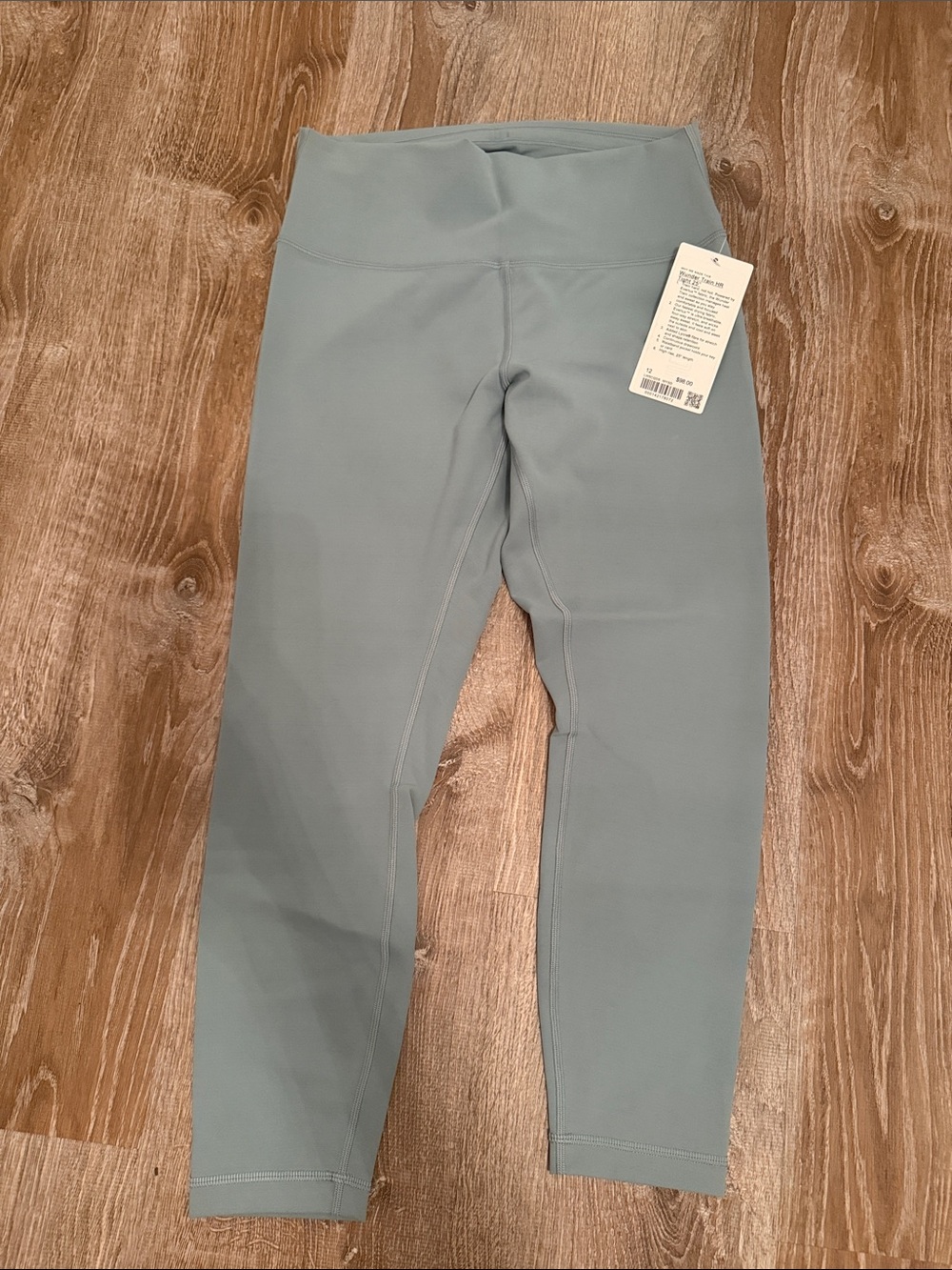 Lululemon women’s wunder train legging 25”